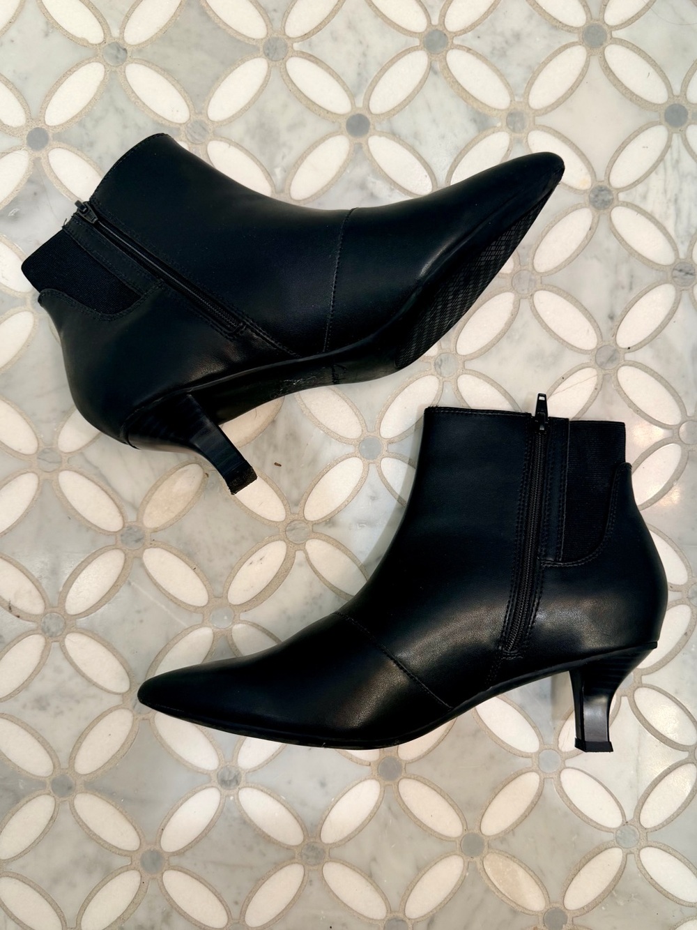 Sold Clarks Linvale Sea Black Leather Pointed Toe Kitten Heel Ankle Boots 11 - Picture 4 of 10